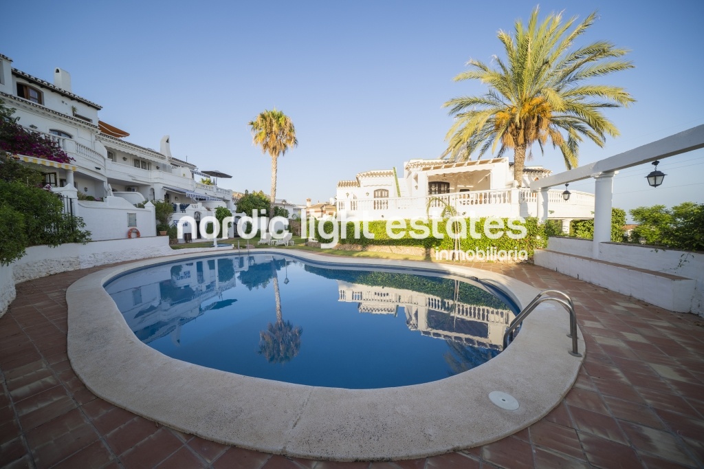 Solarium terrace, swimming pool, beautiful views, BBQ