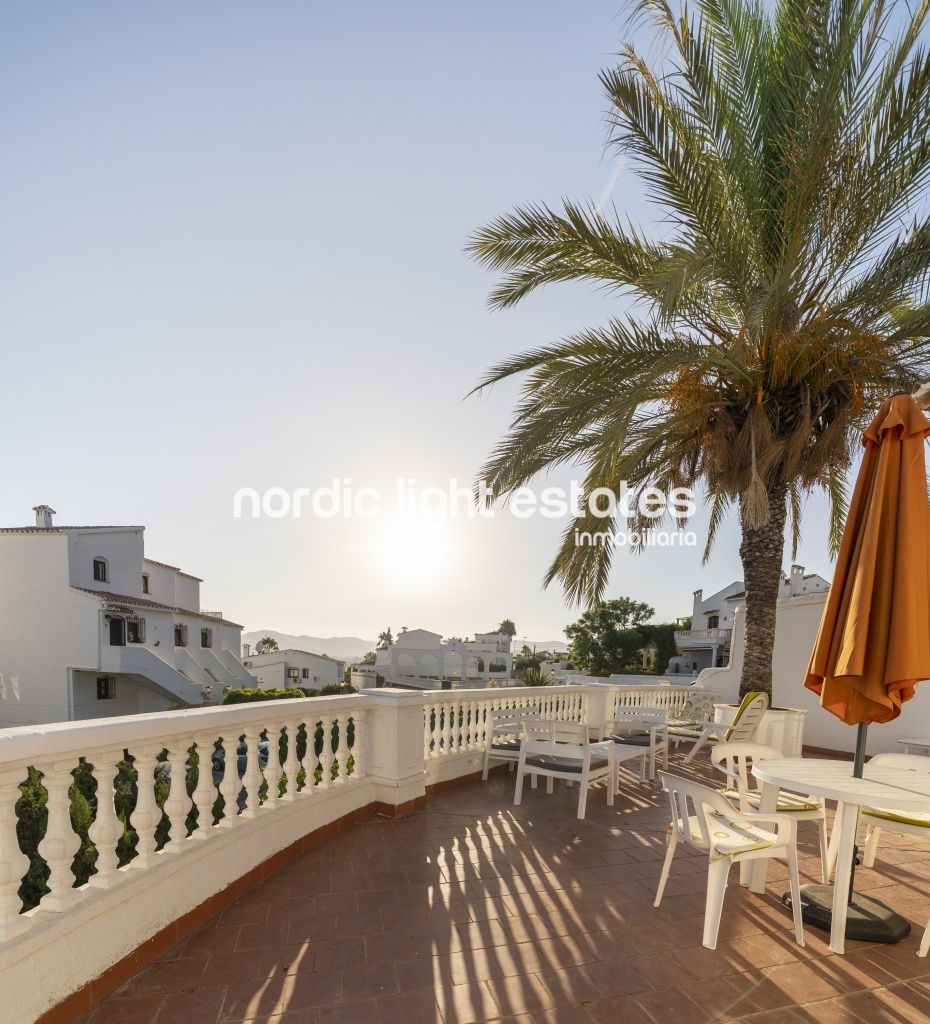 Solarium terrace, swimming pool, beautiful views, BBQ