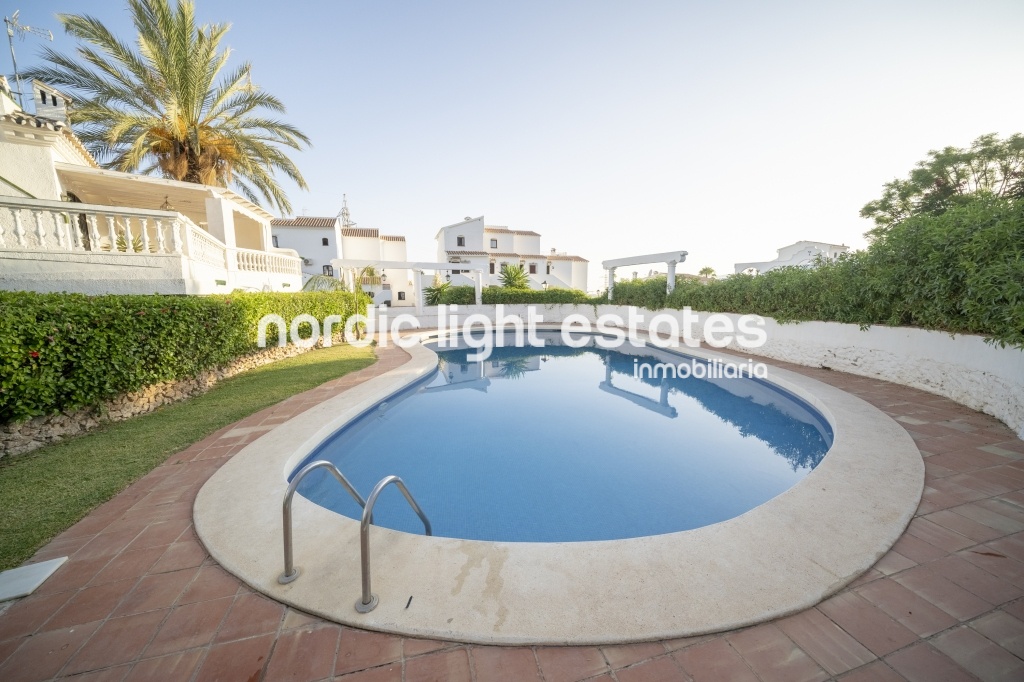 Solarium terrace, swimming pool, beautiful views, BBQ