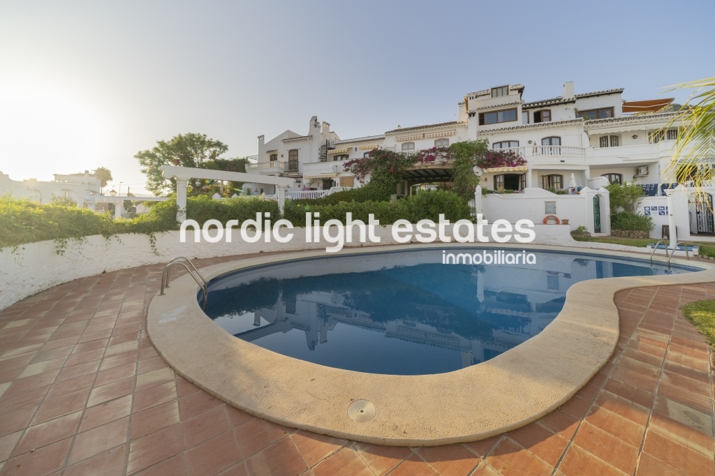 Solarium terrace, swimming pool, beautiful views, BBQ
