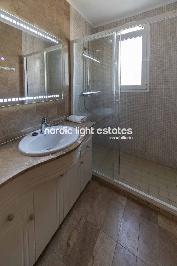 Solarium terrace, swimming pool, beautiful views, BBQ