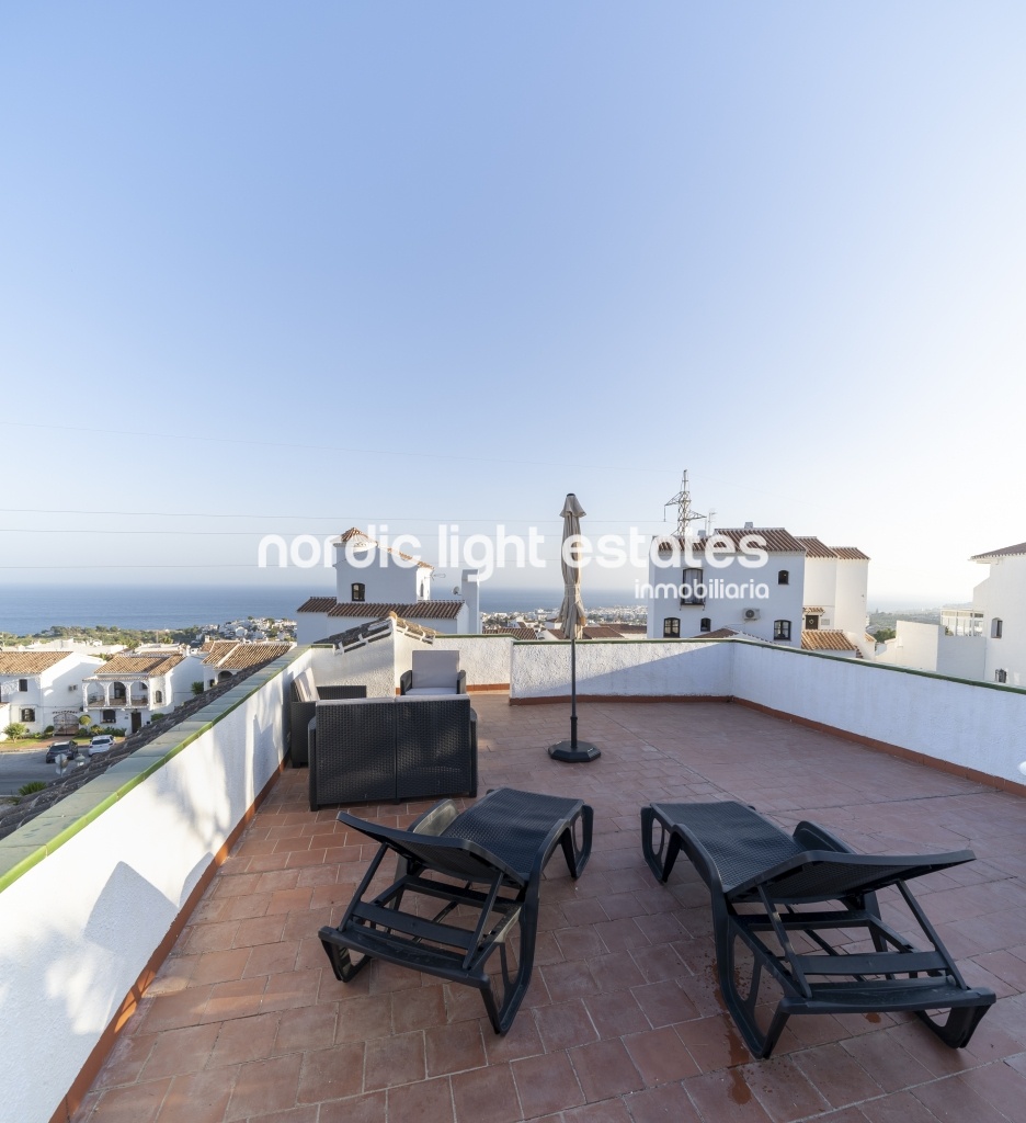 Solarium terrace, swimming pool, beautiful views, BBQ