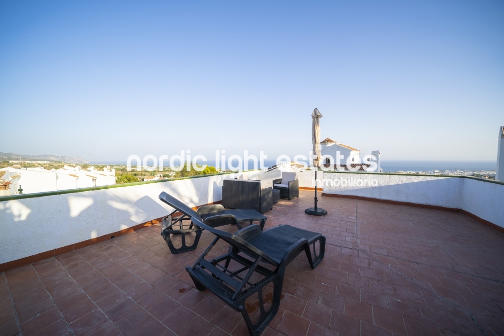 Solarium terrace, swimming pool, beautiful views, BBQ
