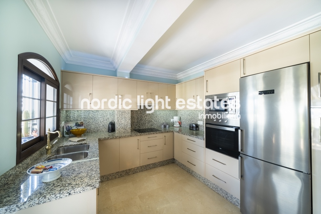 Traducir strAlojamientosSimilares Luminous Villa, terrasser, trädgård och havsutsikt