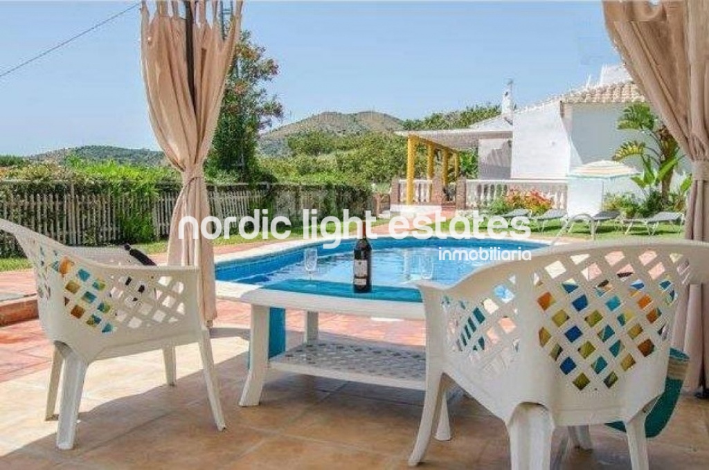 Villa con piscina en Frigiliana