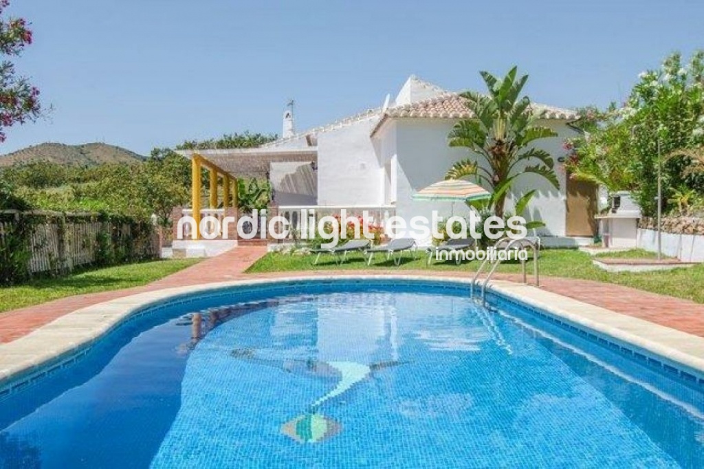 Villa con piscina en Frigiliana