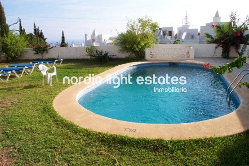 Similar properties Excellent villa located in Nerja. Next to the centre and the beach. Private swimming pool and parking.