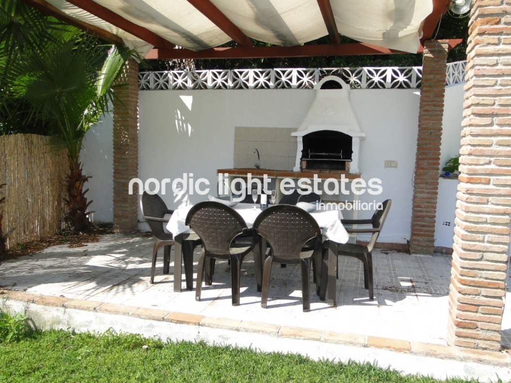 Propiedades similares Espléndida villa situada en Nerja. Piscina privada.