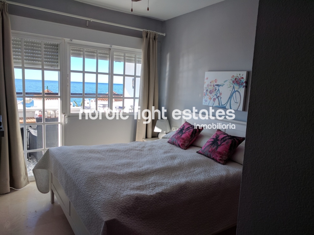 Spectacular flat located a few metres from Torrecilla beach.