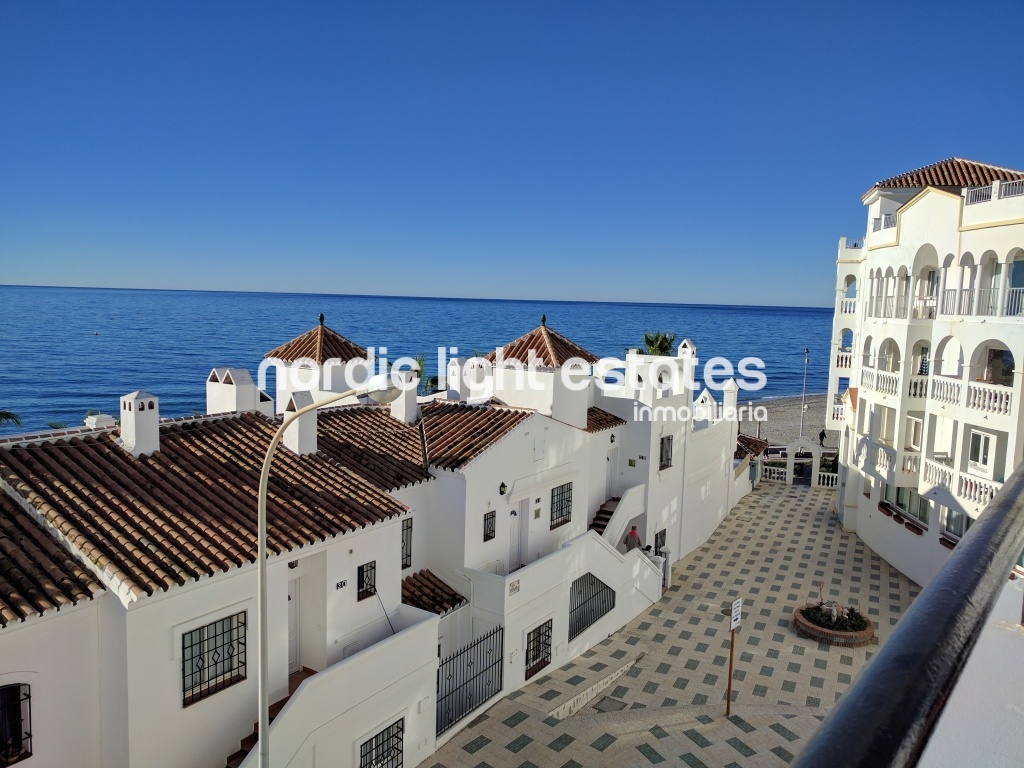 Spectacular flat located a few metres from Torrecilla beach.