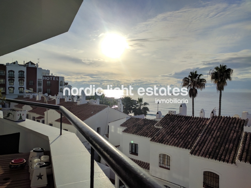 Spectacular flat located a few metres from Torrecilla beach.