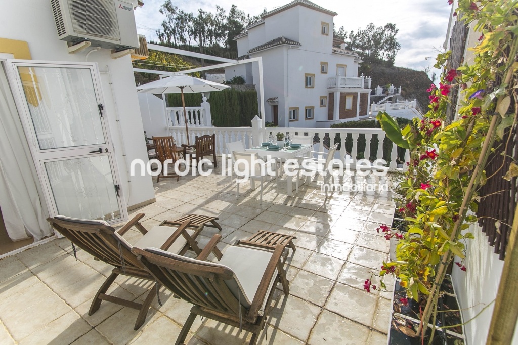 Bright apartment in Torrox Costa
