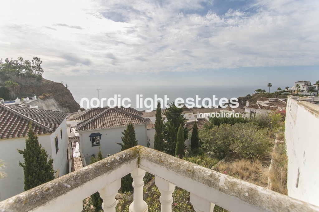 Bright apartment in Torrox Costa