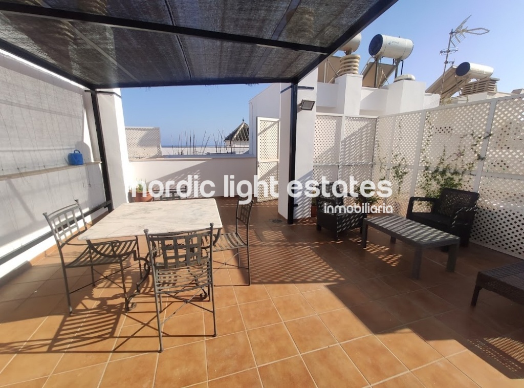 Flat with private terrace in Nerja town centre