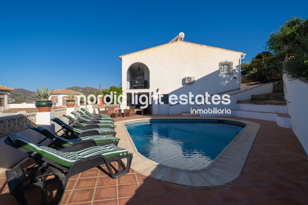 Villa en Nerja con piscina privada