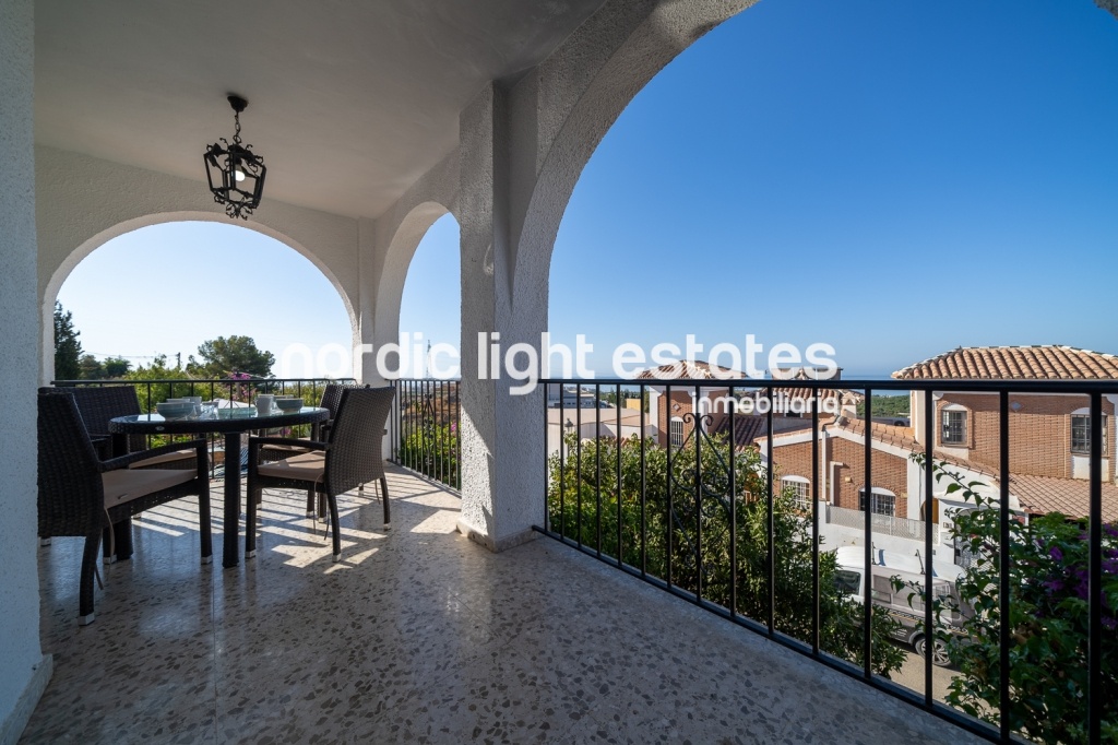 Villa en Nerja con piscina privada