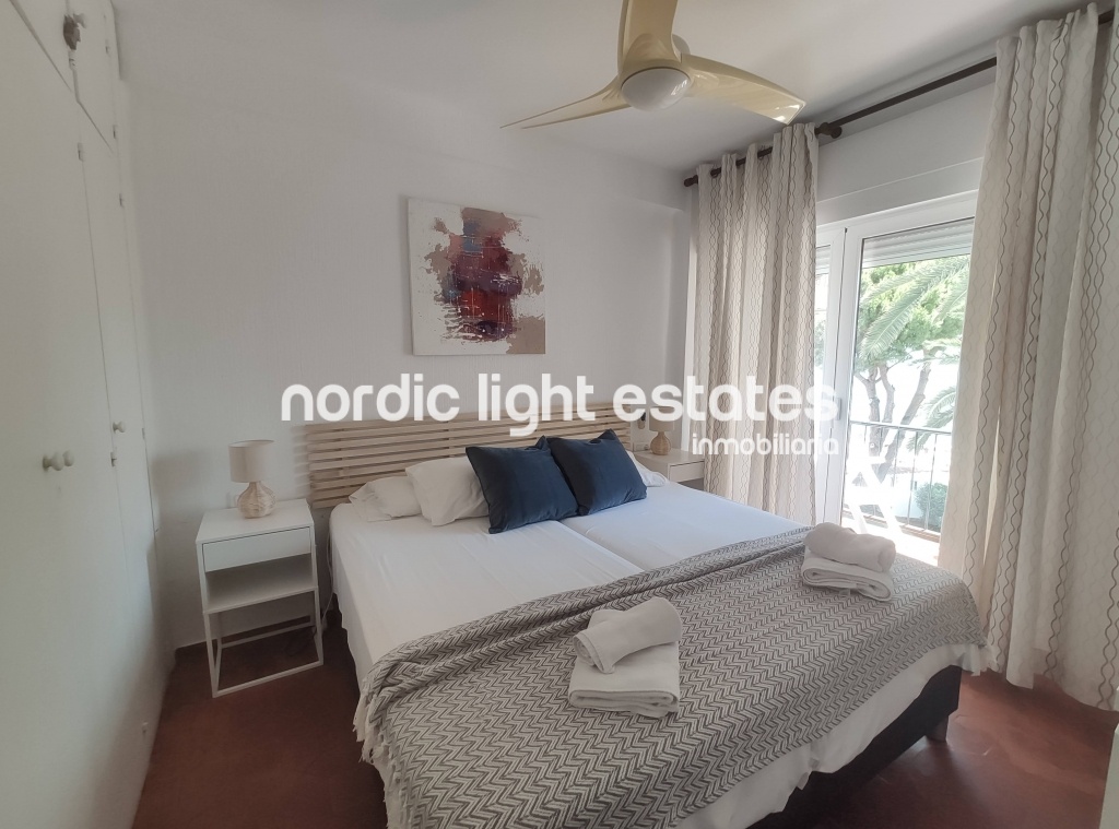 Wonderful newly renovated beachfront flat