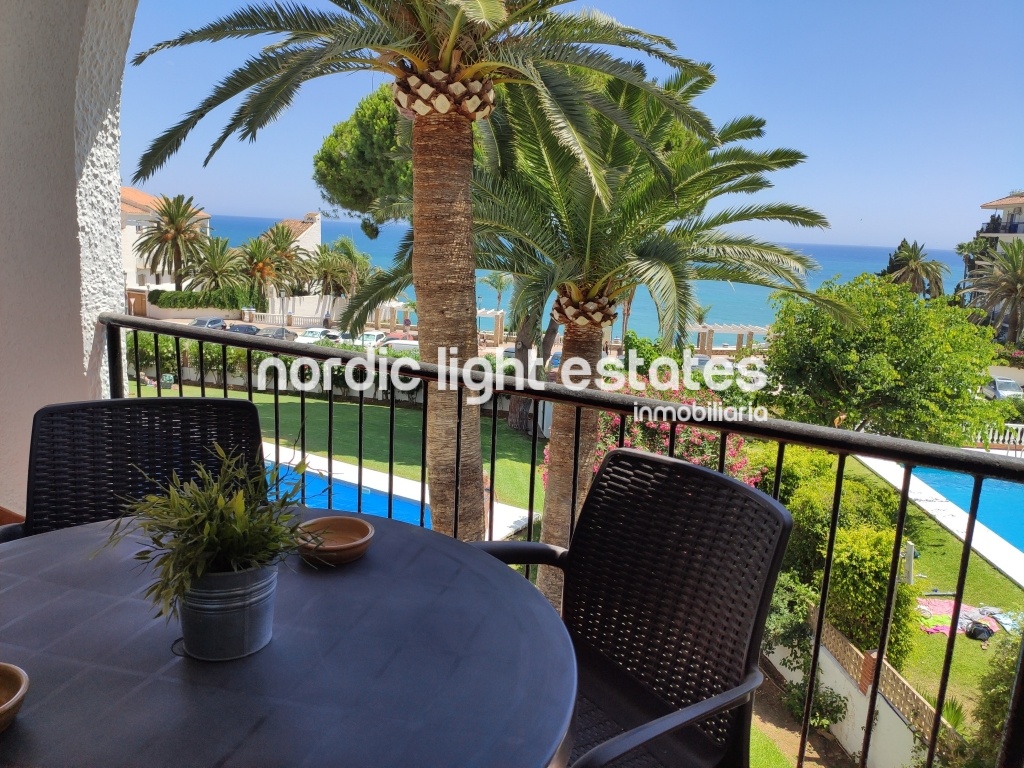 Wonderful newly renovated beachfront flat