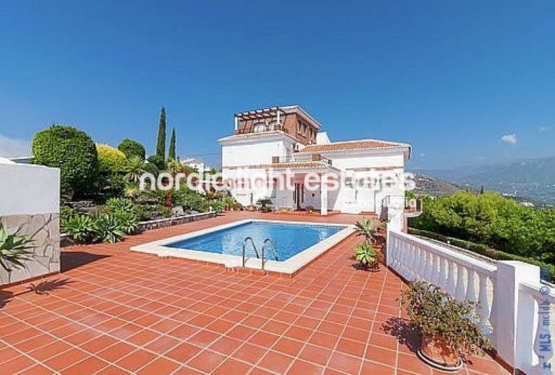 Propiedades similares Villa de lujo en Nerja 