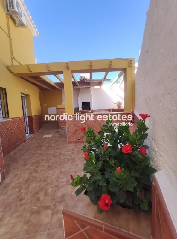 Villa independiente al sur con piscina