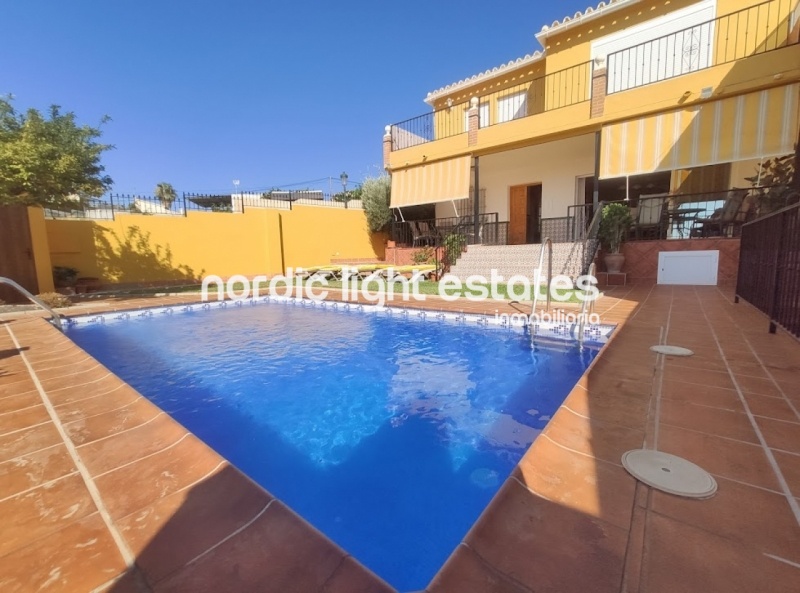 Villa independiente al sur con piscina