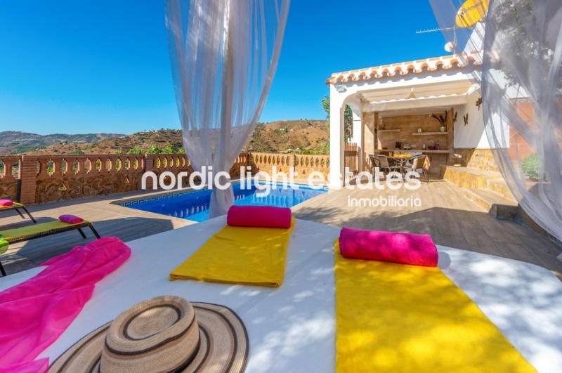 Splendid villa close to Frigiliana. Winter let