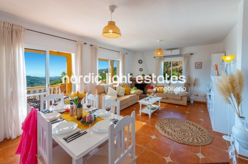 Alquiler de invierno 2025/26. Villa muy privada con piscina y jardines en Frigiliana