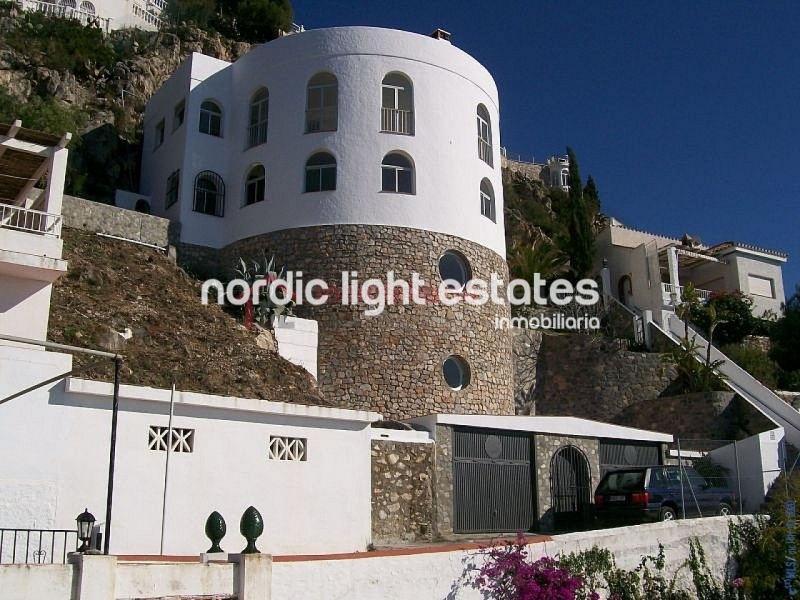 Similar properties Villa with panoramic sea views, beach frontline 