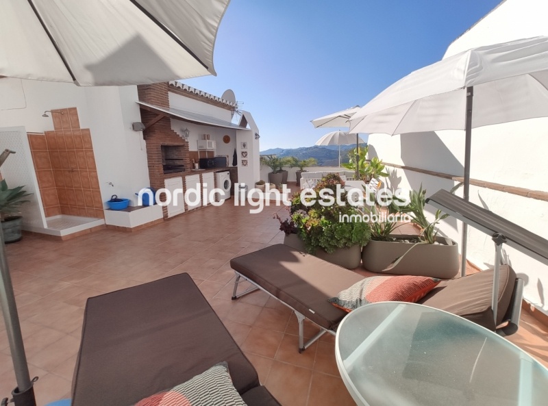 Larga temporada. Ático extraordinario y único en Frigiliana