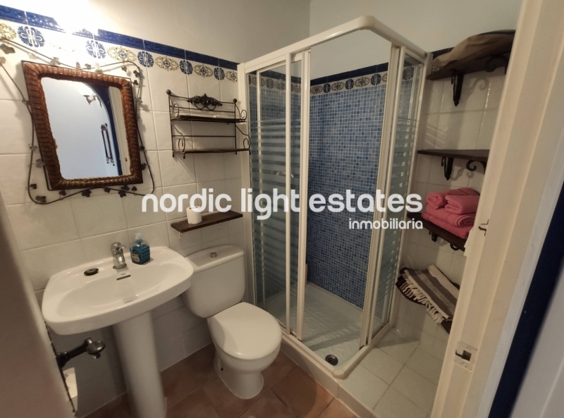 Pretty townhouse with lovely roof terrace in the heart of Frigiliana 