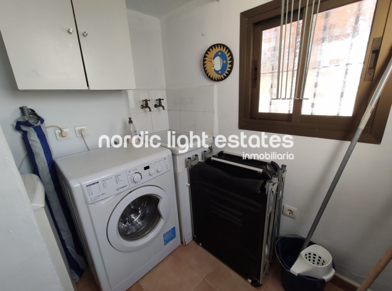 Pretty townhouse with lovely roof terrace in the heart of Frigiliana 