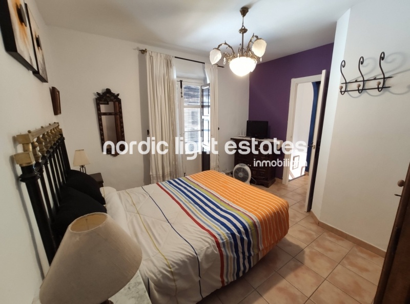 Pretty townhouse with lovely roof terrace in the heart of Frigiliana 