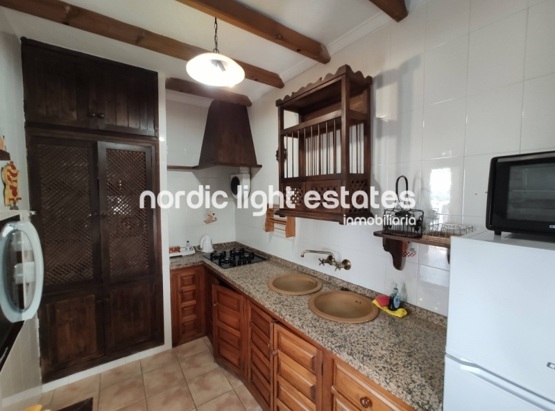 Pretty townhouse with lovely roof terrace in the heart of Frigiliana 