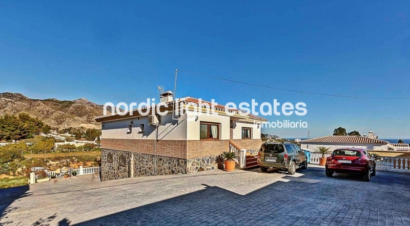 Brillant villa in Nerja with pool