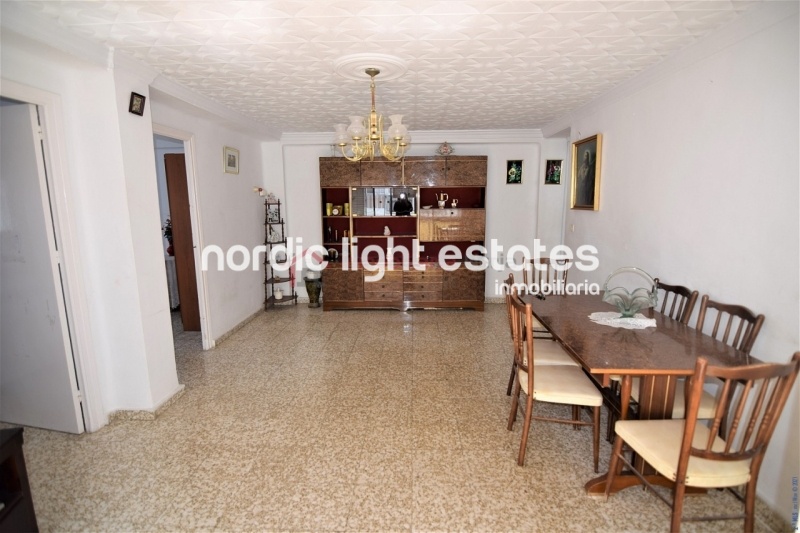 Apartment to reform in Nerja