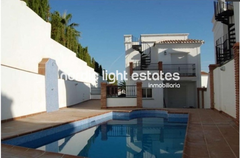 Propiedades similares Fabulosa villa con piscina en Nerja 