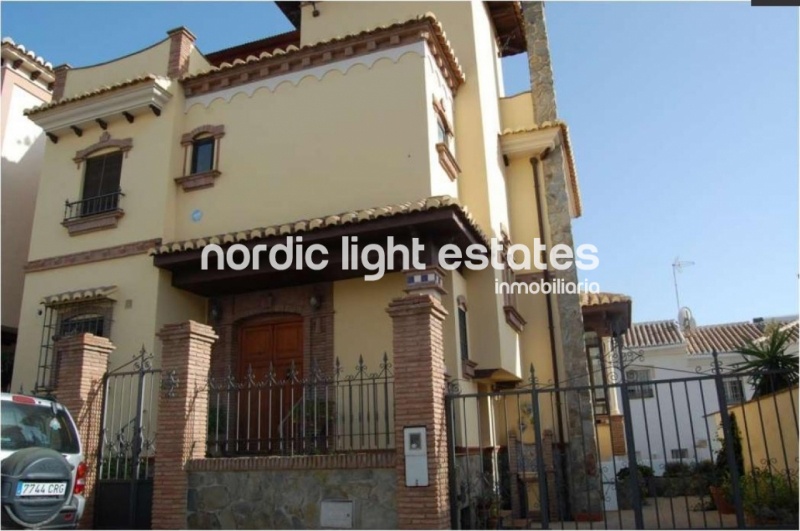 Propiedades similares Villa con piscina en Nerja 