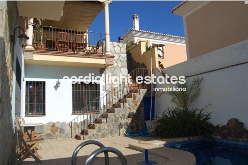 Propiedades similares Villa con piscina en Nerja 