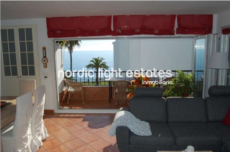 Penthouse in Nerja with sea views