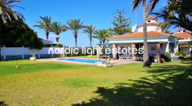 Similar properties Beachfront villa in Torrox Costa 