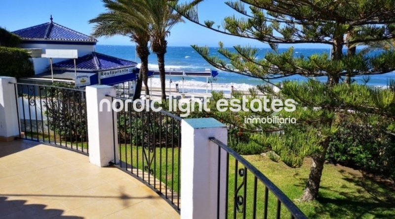 Similar properties Beachfront villa in Torrox Costa 