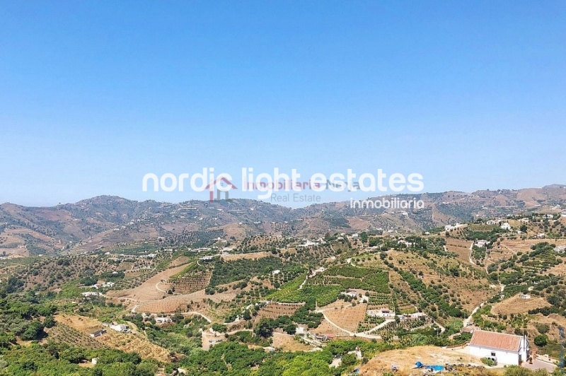 Top floor apartment in Frigiliana 
