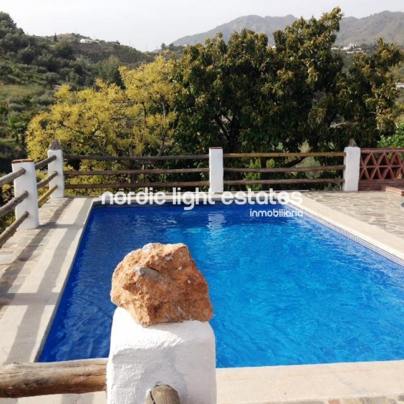 Excelente villa entre Nerja y Frigiliana 