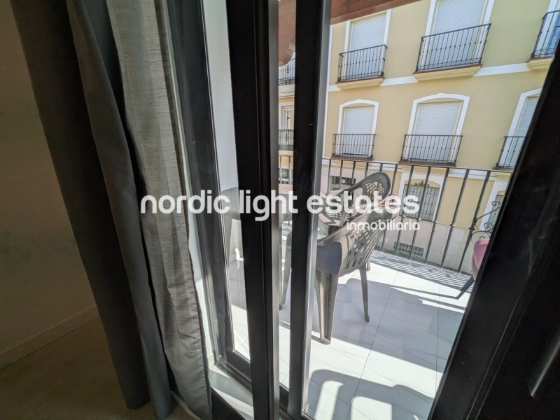 Larga temporada. Apartamento con terraza grande en pleno centro