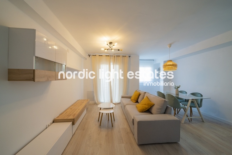 Fabuloso apartamento recién reformado. Zona Parador en Nerja.