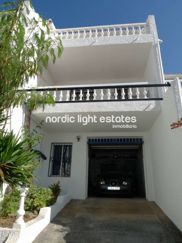 Bright house with views in Nerja