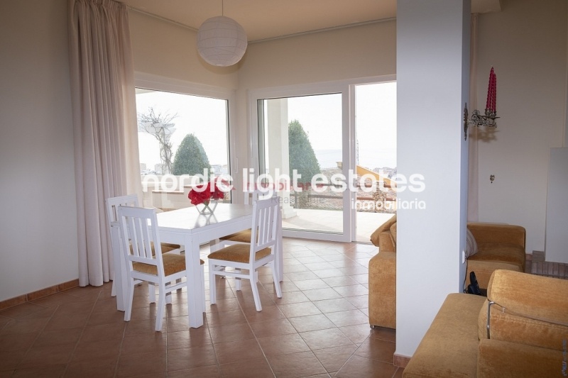 Propiedades similares Villa con gym, garaje, jacuzzi y jardines en Torrox Costa