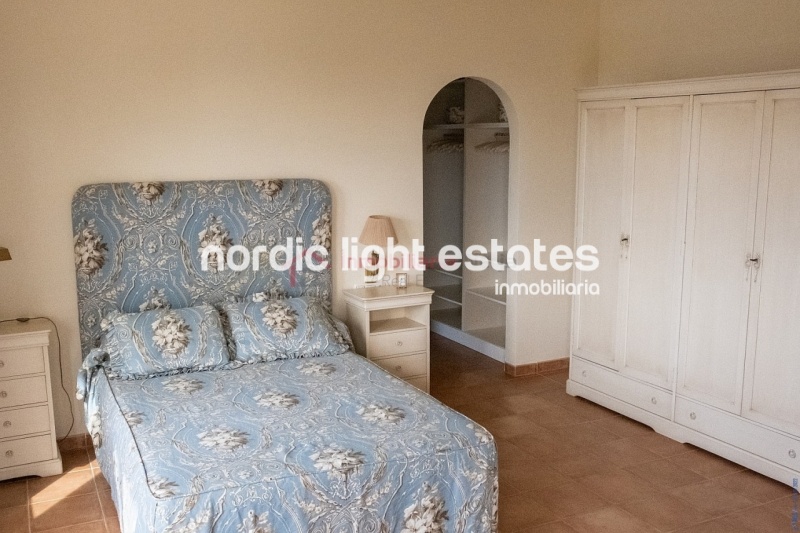 Propiedades similares Villa con gym, garaje, jacuzzi y jardines en Torrox Costa
