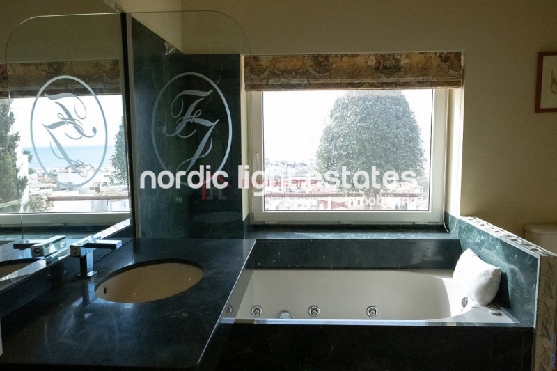 Propiedades similares Villa con gym, garaje, jacuzzi y jardines