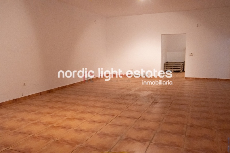 Propiedades similares Villa con gym, garaje, jacuzzi y jardines en Torrox Costa